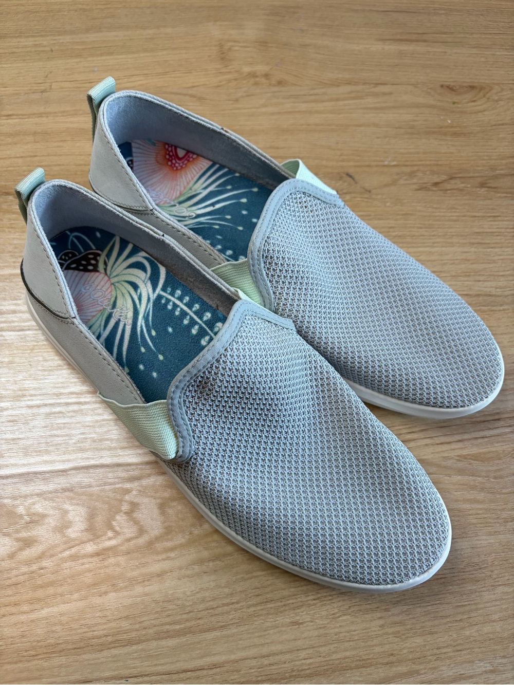 OluKai Hale'iwa Slip On Mesh Sneakers Light Grey Mint W8 Drop-In Heel Shoes